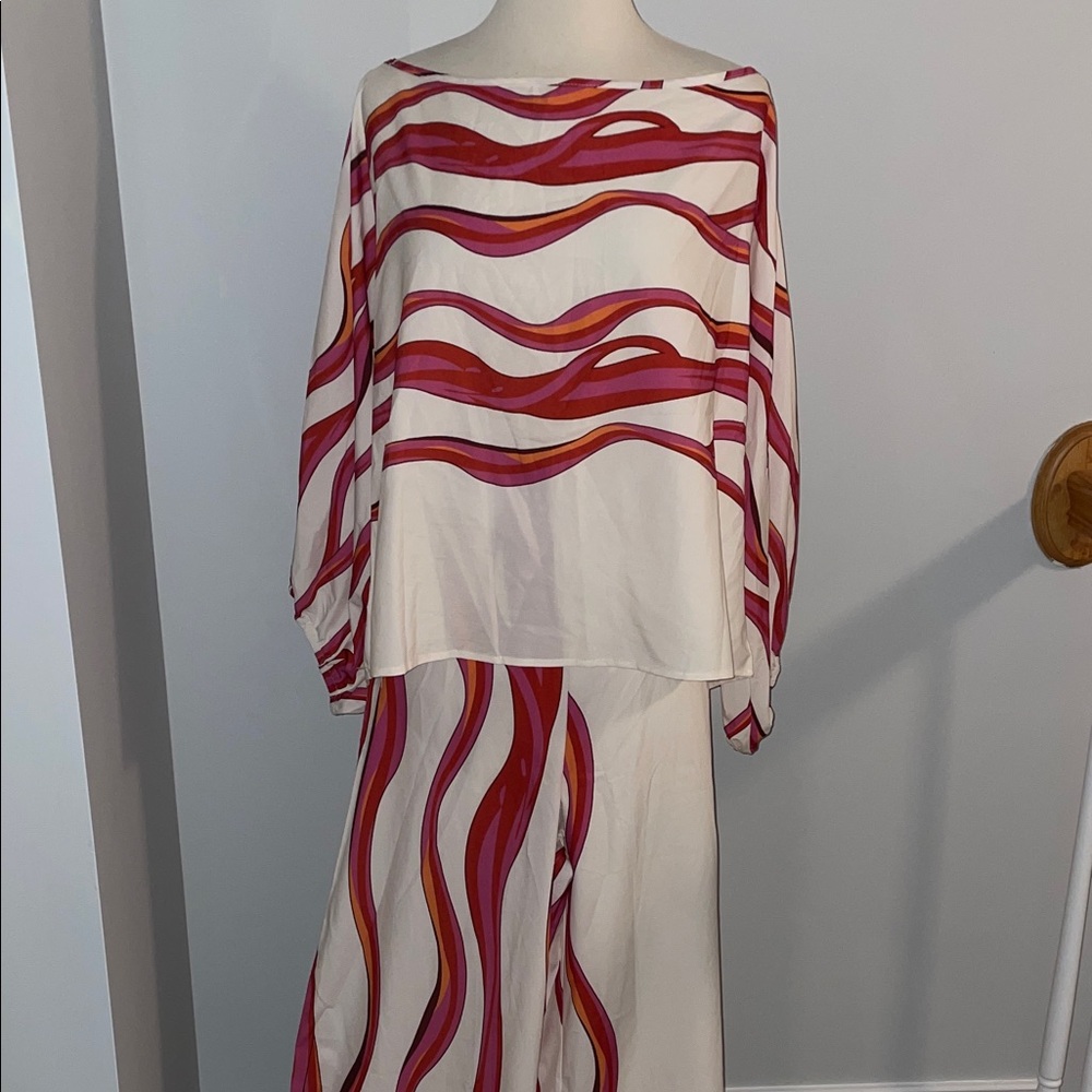 Wave Pattern Top and Pants Set